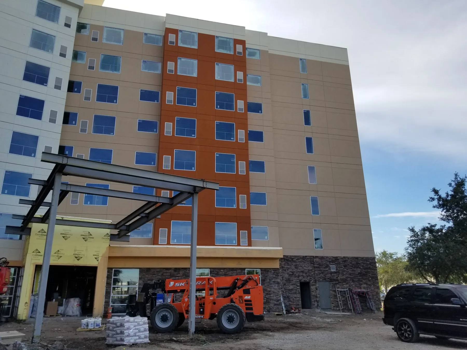 Hotel facade demolition and construction preparation